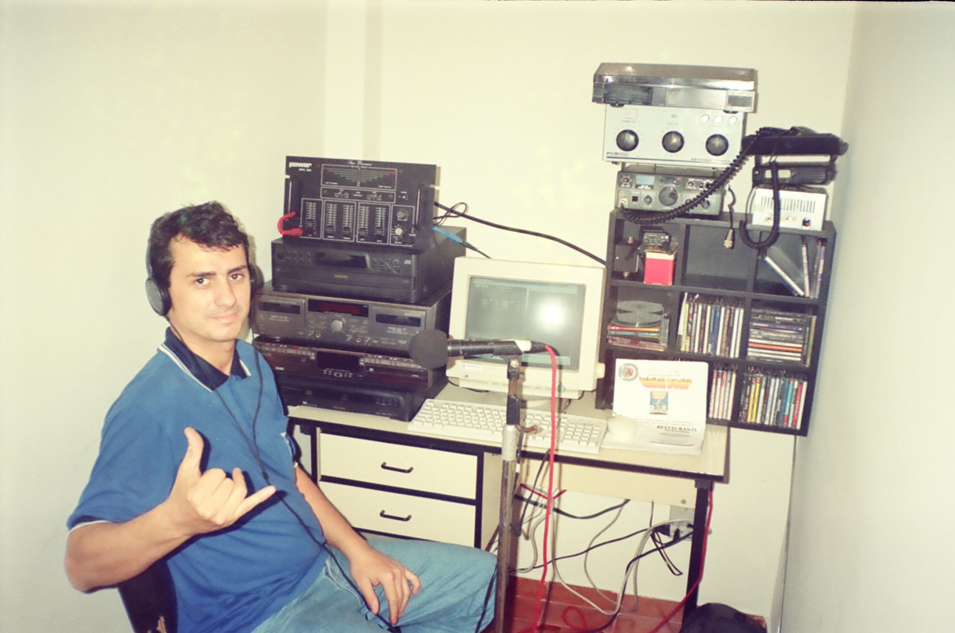 TÉCNICOS, RADIO AMADORES, LOCUTORES E PROGRAMADORES