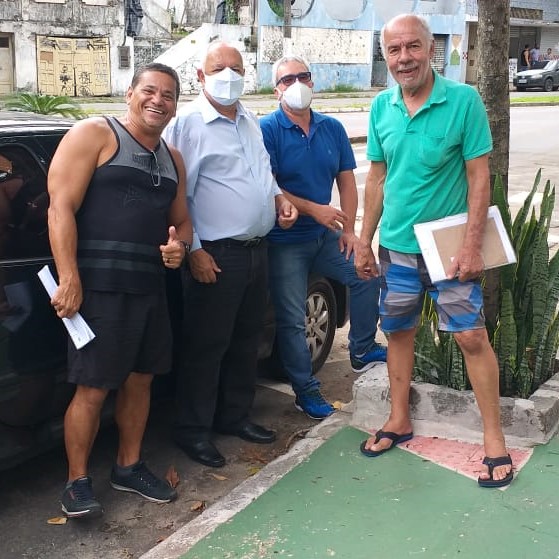 VEREADOR LUIZ PAULO AMORIM E SUA ASSESSORIA TRATANDO DE ASSUNTOS RELATIVOS A CALÇADA DO CIDADÃO - JUCUTUQUARA